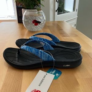 New Balance Cush thong sandals